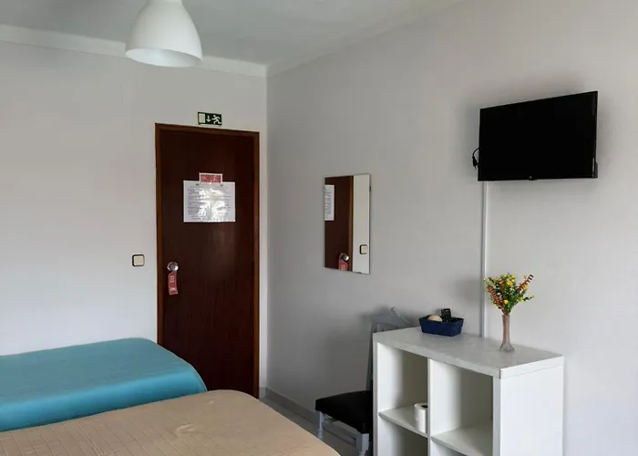 Dona Ines De Castro *