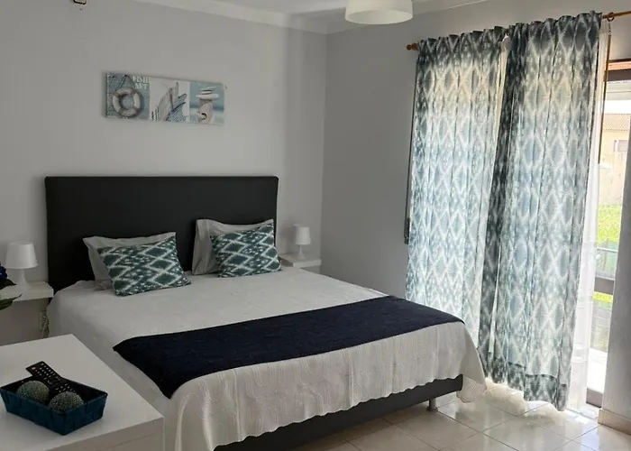 Dona Ines De Castro アトウギア・ダ・バレイア