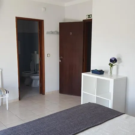 Dona Ines De Castro *