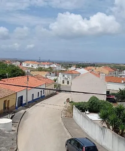 Dona Inês De Castro *