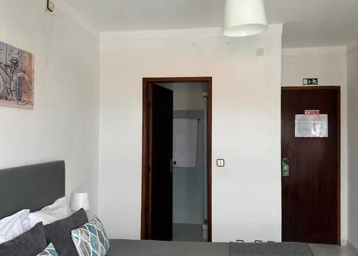 Dona Ines De Castro * Atouguia Da Baleia