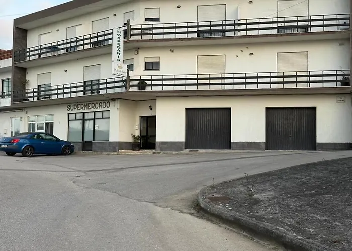 Dona Inês De Castro *